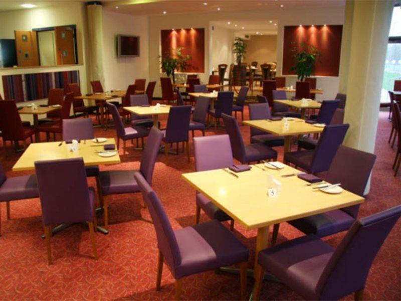 Hotel Ramada London North à Edgware Extérieur photo