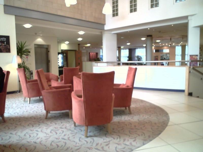 Hotel Ramada London North à Edgware Extérieur photo